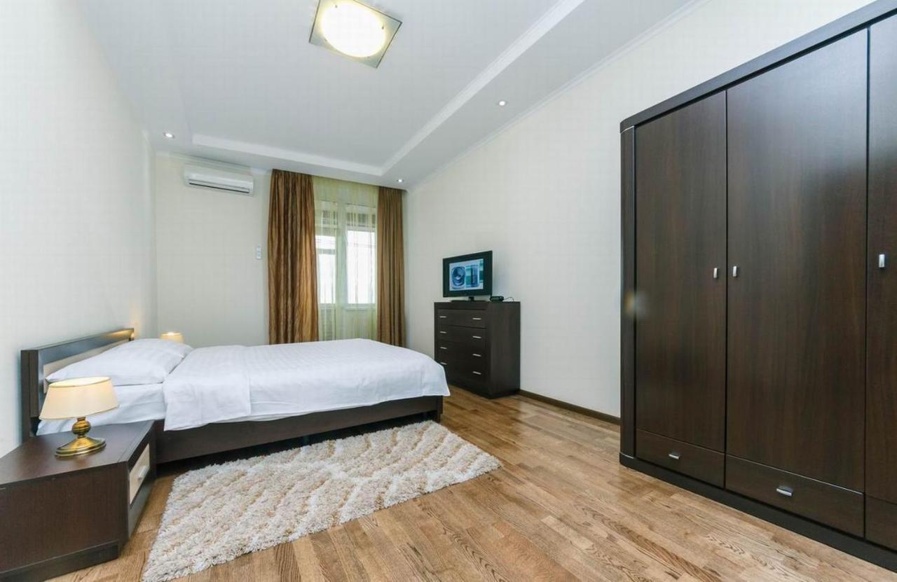 Vip In A New Building Near Lesi Ukrainki 7A Apartment เคียฟ ภายนอก รูปภาพ
